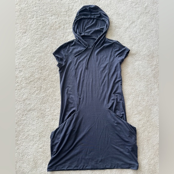 Icebreaker Other - Icebreaker Women's Hooded Swim Cover-Up or dress in Dark Gray